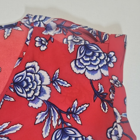 Express Blouse Womens‎ XS V-Neck Cold Shoulder Red Floral Office Fall Top Career - Picture 8 of 9